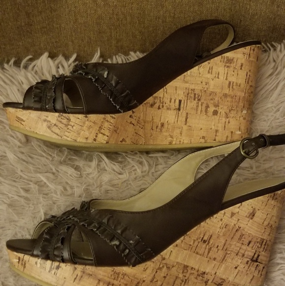 Shoes - Picture 2 of 4